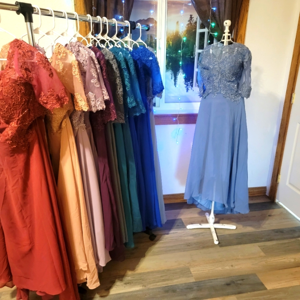 Holiday or Cocktail Event/Wedding Guest/ Mother of the Bride Dresses! - Picture 2 of 4